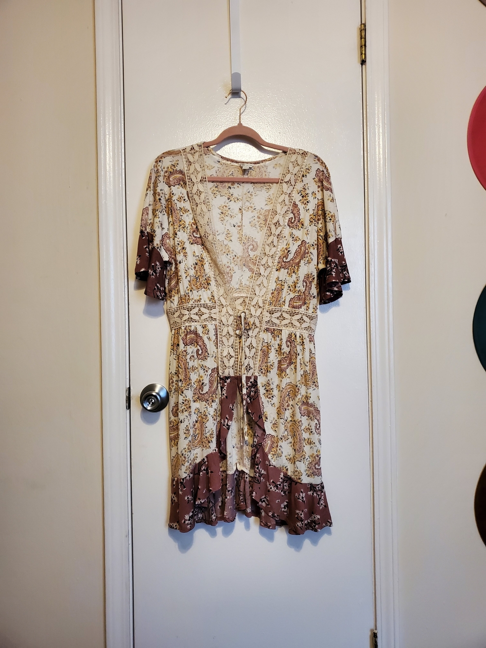Cato Cream and Brown Paisley Tie-Front Kimono Duster